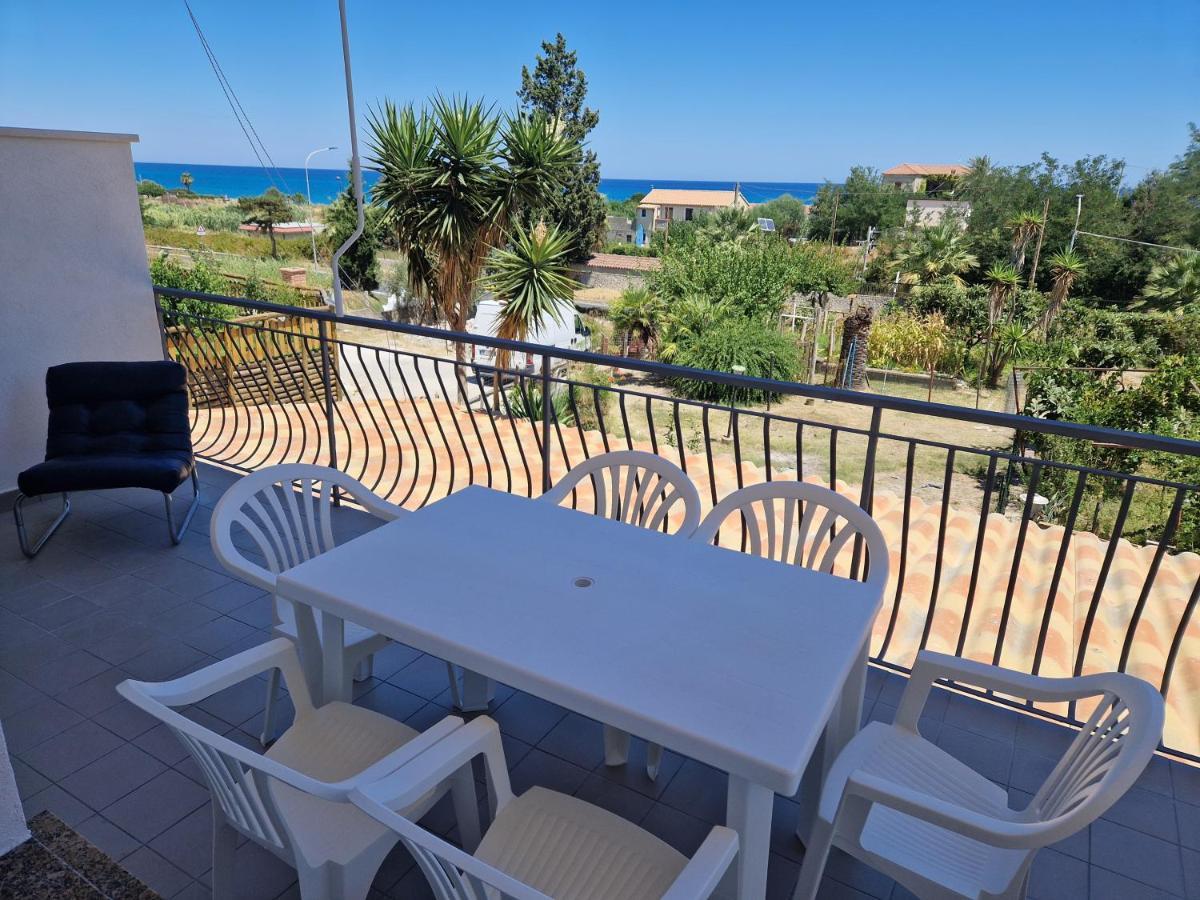 Nina'S House 2 A 300 Metri Dal Mare Apartman Santa Caterina Dello Ionio Marina Kültér fotó