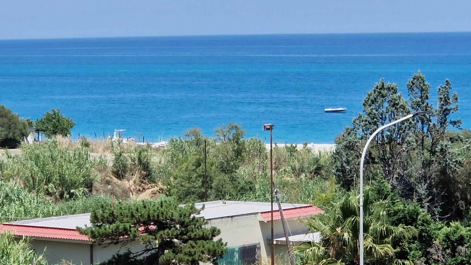 Nina'S House 2 A 300 Metri Dal Mare Apartman Santa Caterina Dello Ionio Marina Kültér fotó